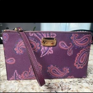 Michael kors wristlet